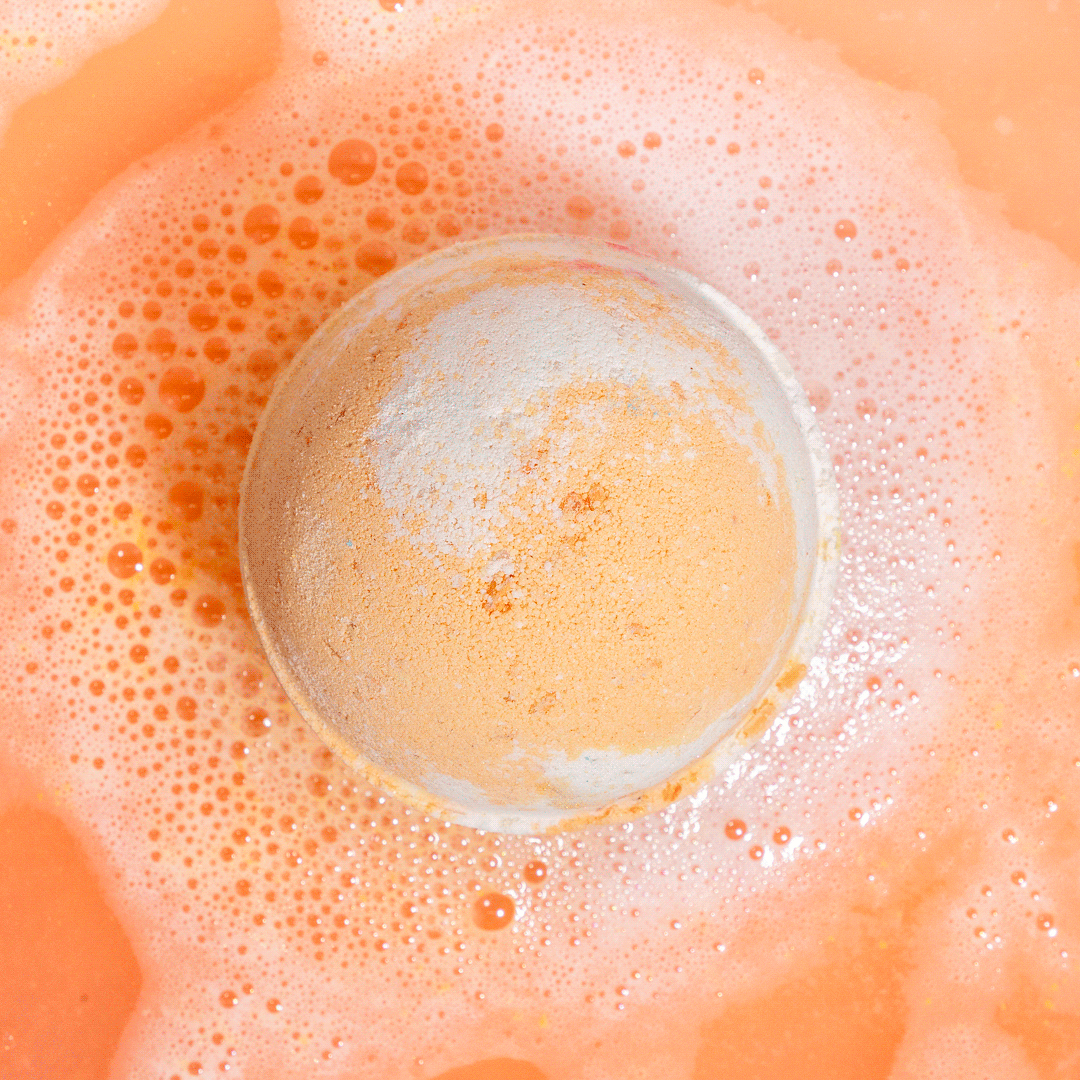 peaches n cream bath bombs in water
