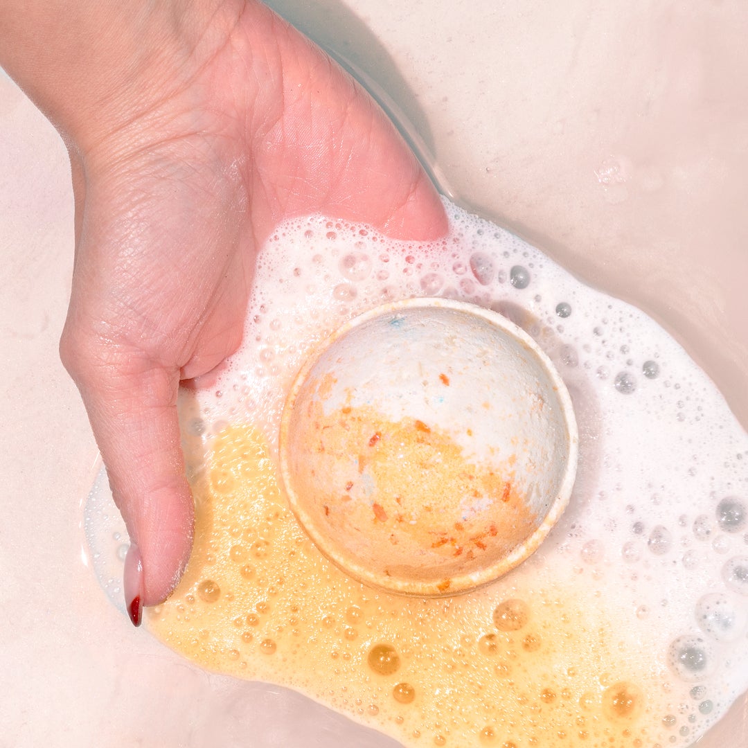 peaches n cream bath bombs in use